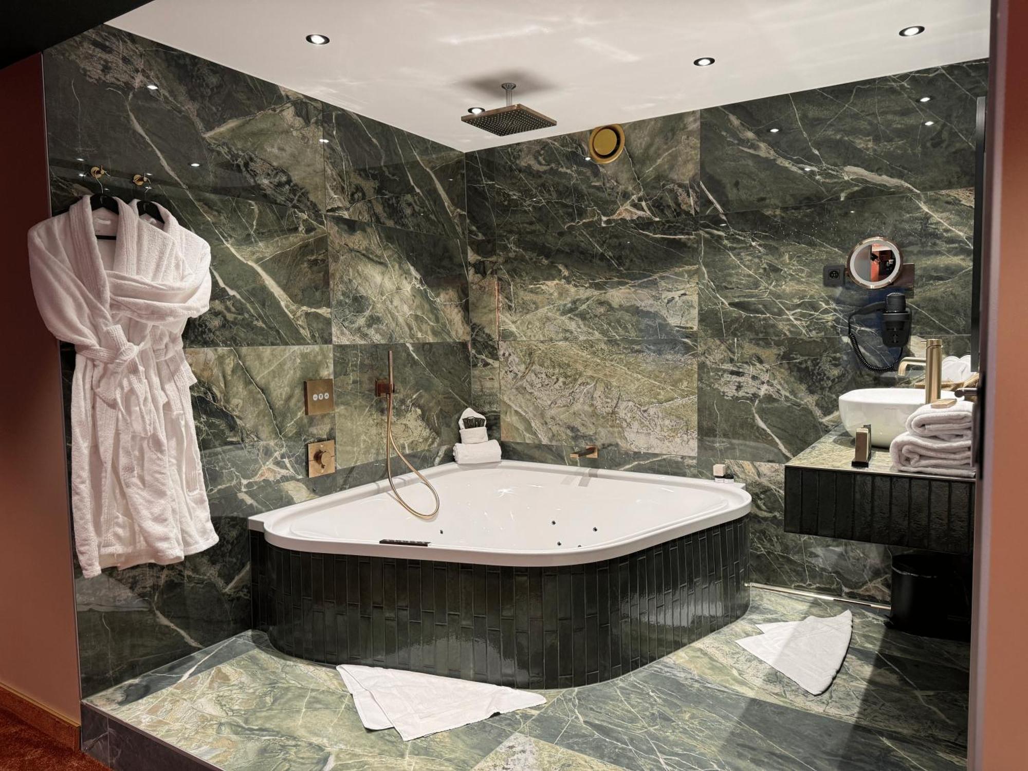 Hotel Restaurant Van Der Valk Nivelles-Sud Luaran gambar